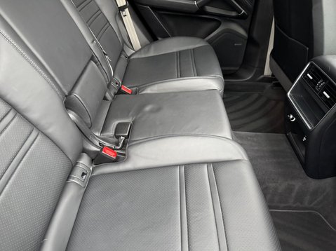 Porsche Cayenne V6 PLATINUM EDITION 32