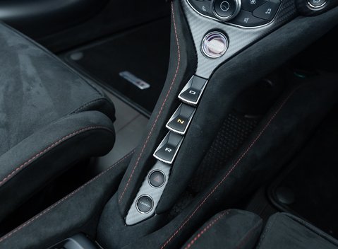 McLaren 765LT Spider 31