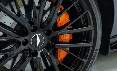 Aston Martin DBX 707 35