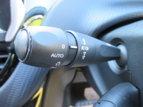Peugeot 2008 1.2 PureTech Allure EAT Euro 6 (s/s) 5dr 35