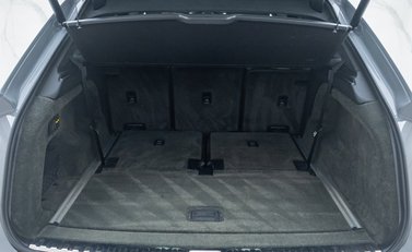 Bentley Bentayga V8 AZURE 44