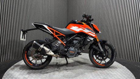 KTM Duke 2019 ONLY 11K RUNNING PROJECT NAKED BIKE 125CC 1