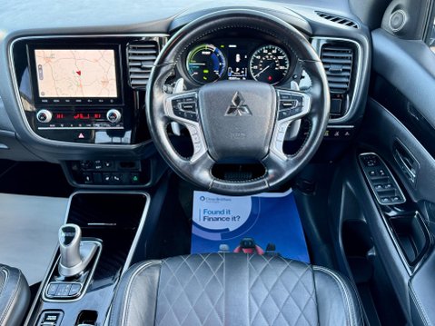 Mitsubishi Outlander 2.4h TwinMotor 13.8kWh Exceed Safety CVT 4WD Euro 6 (s/s) 5dr 2