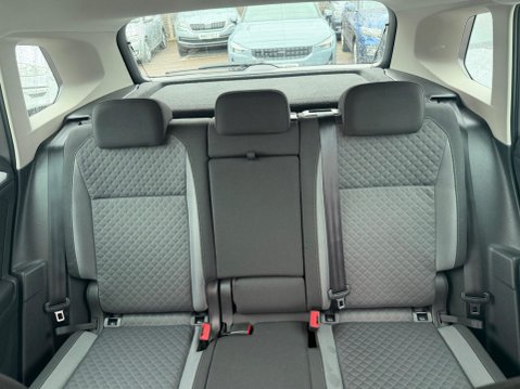 Volkswagen Tiguan 2.0 TDI SE Navigation DSG 4Motion Euro 6 (s/s) 5dr 42