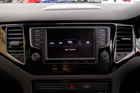 Volkswagen Golf SV GT TSI 26