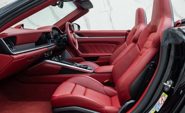 Porsche 911 Turbo S CABRIOLET (992) 20