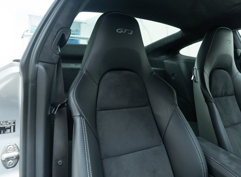 Porsche 911 GT3 (991.2) 12