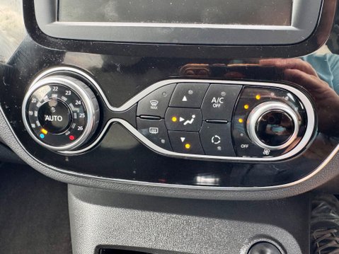 Renault Captur ICONIC TCE 32