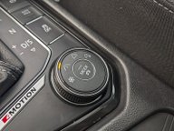 Volkswagen Tiguan R-LINE TDI BMT 4MOTION DSG 29