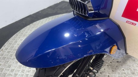 Royal Alloy GP AC 2019 ONLY 168 MILES NEW MOT CUSTOM SCOOTER 125CC LEARNER 23