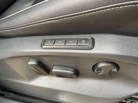 Volkswagen Tiguan 2.0 TDI R-Line DSG Euro 6 (s/s) 5dr 25