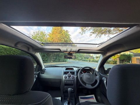 Renault Megane 1.6 VVT Oasis 5dr 19