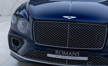 Bentley Bentayga V8 First Edition LHD 44