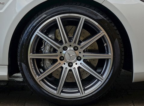 Mercedes-Benz E Class AMG 15