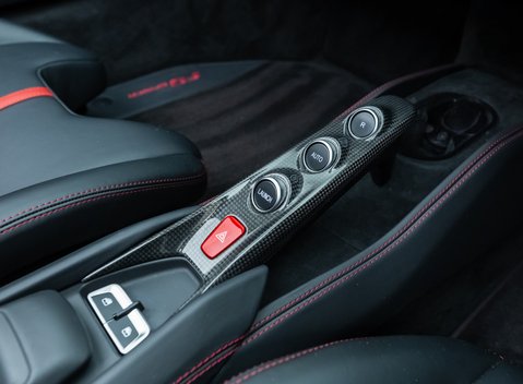 Ferrari F8 Spider 23