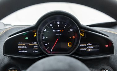 McLaren 675LT 27
