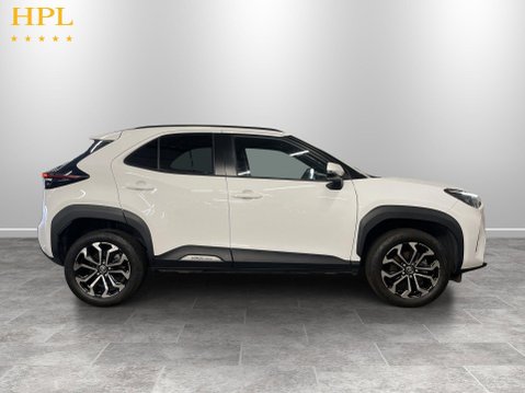 Toyota Yaris Cross 1.5 VVT-h Design SUV 5dr Petrol Hybrid E-CVT Euro 6 (s/s) (116 ps) 8