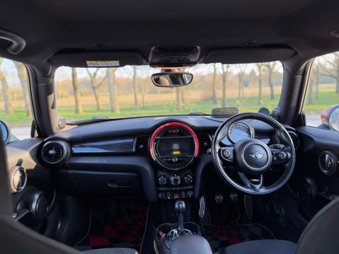 Mini Hatch 2.0 John Cooper Works 3dr 24