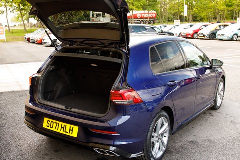 Volkswagen Golf R-LINE TSI 40