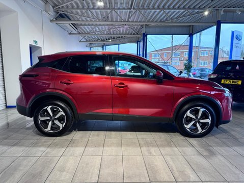 Nissan Qashqai 1.3 DIG-T MHEV N-Connecta XTRON Euro 6 (s/s) 5dr 2