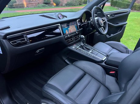 Porsche Macan S PDK 21