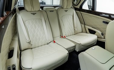 Bentley Mulsanne V8 SPEED 23