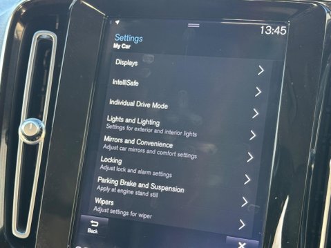 Volvo XC40 1.5 T3 Inscription Pro Euro 6 (s/s) 5dr 28