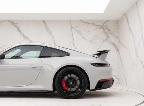 Porsche 911 CARRERA GTS (992) 26
