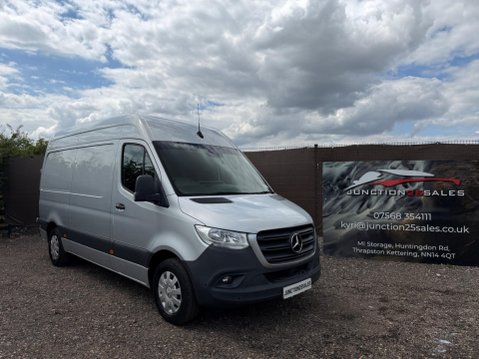 Mercedes-Benz Sprinter 2.0 319 CDI HD Premium Panel Van 5dr Diesel G-Tronic RWD L2 H2 Euro 6 (s/s) 1