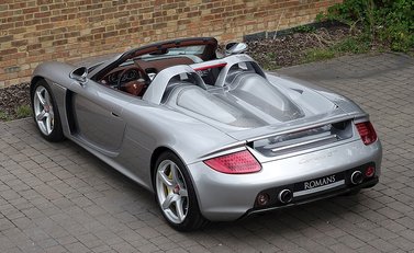 Porsche Carrera GT 17