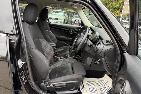 Mini Hatch COOPER D - £20 ROAD TAX - MEDIA XL -LED HEADLIGHTS -HIGH SPEC - NEW MOT 14
