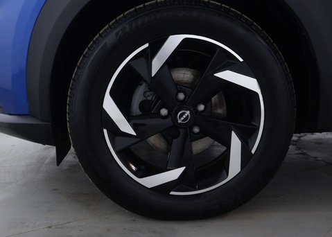 Nissan Juke 1.6 Juke N-Connecta HEV CVT 5dr 16