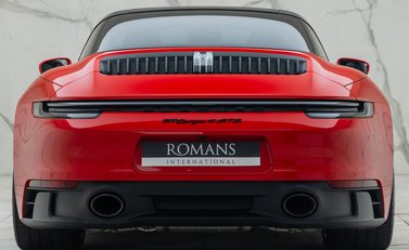 Porsche 911 Targa 4 GTS (992) 11