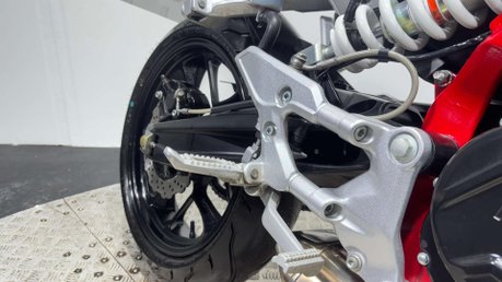 Hyosung GD 2016 ONLY 1K VERY CLEAN LIGHT WEIGHT SPORTS BIKE 250CC NEW MOT 10