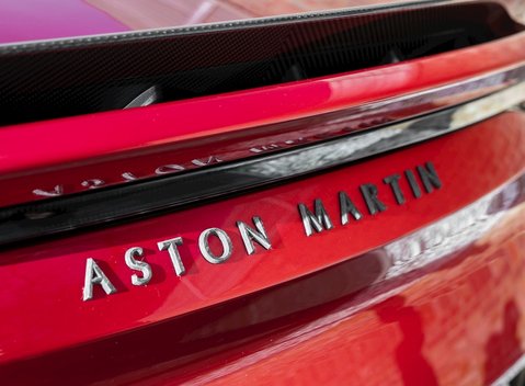 Aston Martin DBS Superleggera 39