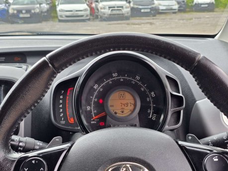 Toyota Aygo 1.0 VVT-i x-play Hatchback 5dr Petrol x-shift Euro 6 (71 ps) 41
