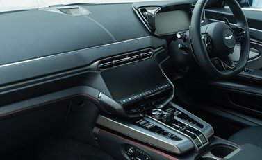 Aston Martin Vanquish V12 20