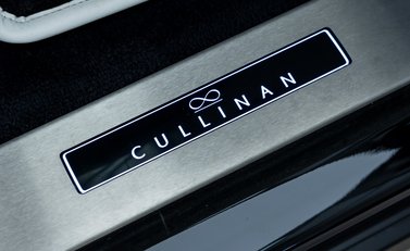 Rolls-Royce Cullinan BLACK BADGE 28