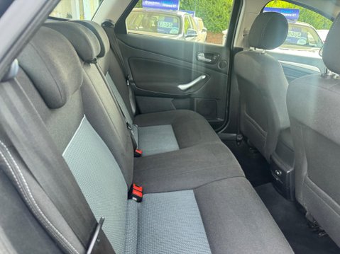 Ford Mondeo 2.0 TDCi Zetec 5dr 23