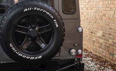 Land Rover Defender 90 XS URBAN TRUCK Carbon Edition 21