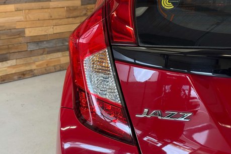 Honda Jazz 1.3 i-VTEC SE Hatchback 5dr Petrol Manual Euro 6 (s/s) (102 ps) 73