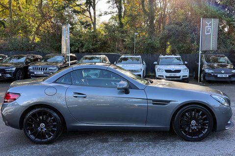 Mercedes-Benz SLC SLC 200 AMG LINE - AIRSCARF -9 MERCEDES SERVICES -HEATED SEATS -PAN ROOF 24
