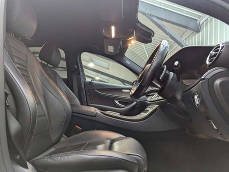 Mercedes-Benz E Class 2.0 E 300 AMG Line de Auto 4dr 47