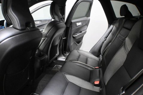 Volvo XC60 2.0 XC60 R-Design B4 MHEV AWD Auto 4WD 5dr 14