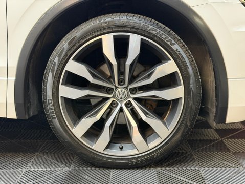 Volkswagen Tiguan 2.0 TDI BlueMotion Tech R-Line Euro 6 (s/s) 5dr 26