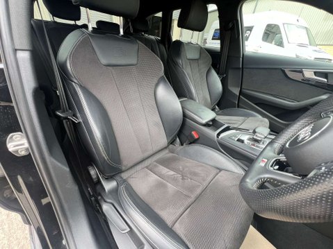 Audi A4 2.0 A4 Black Edition 40 TFSI Semi-Automatic 5dr - NATIONAL DELIVERY* 10