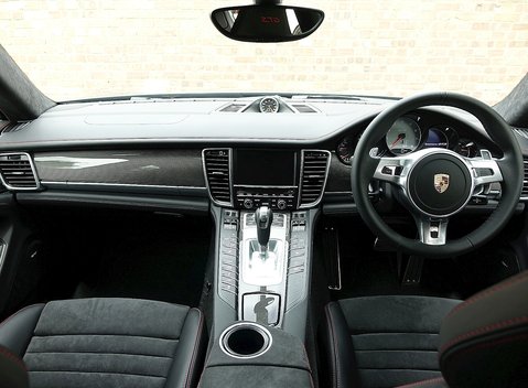 Porsche Panamera GTS 20