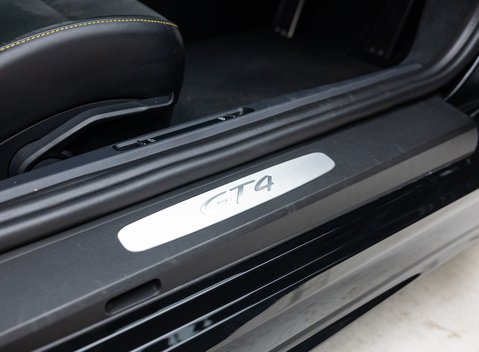 Porsche Cayman GT4 (718) 30