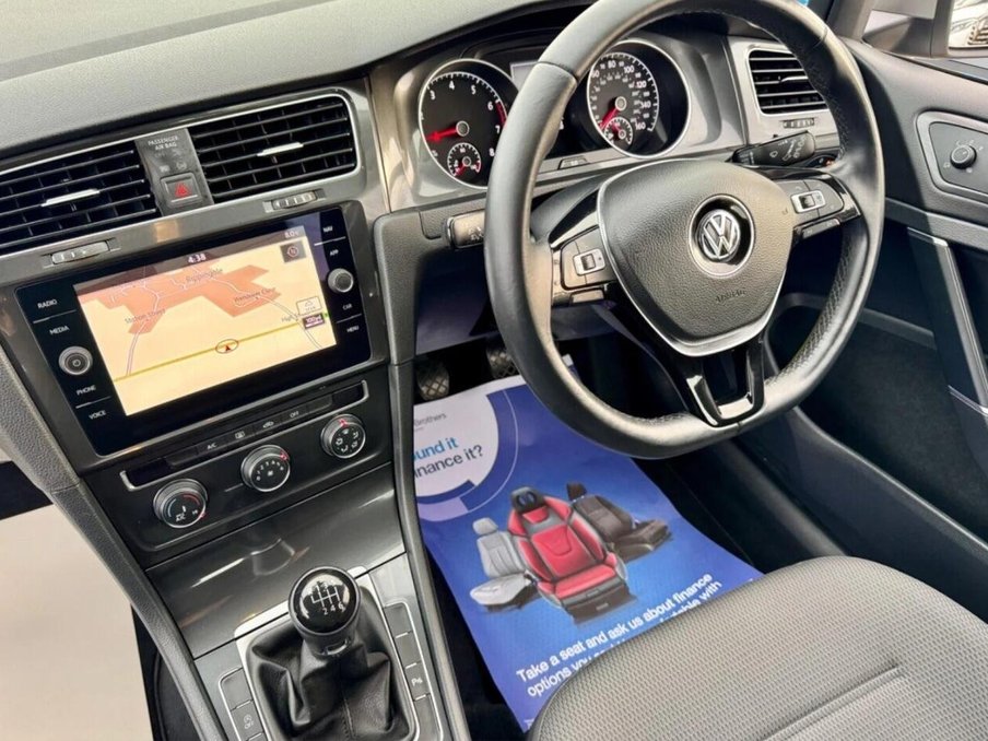 2017 Volkswagen Golf — image 13