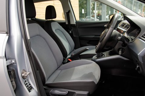 SEAT Arona TSI SE TECHNOLOGY 33